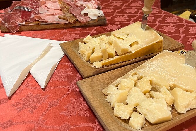 From Bologna: Parmesan Cheese & Balsamic Vinegar Tour+Lunch - Why Parmesan and Balsamic in One Small-Group Half Day Works
