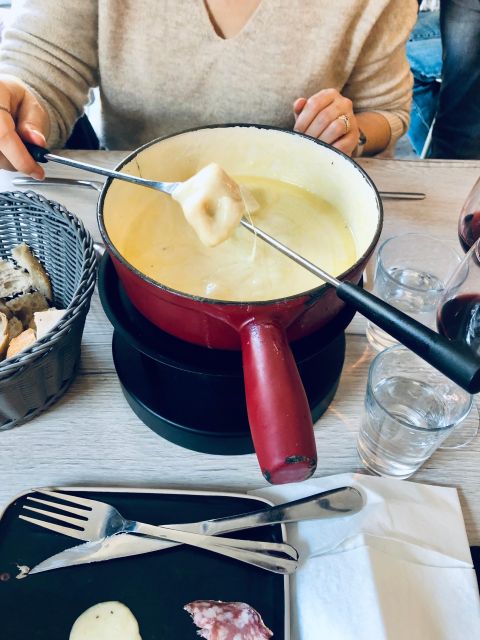 From Geneva: Gruyére Chocolate and Cheese Tasting Day Trip - Fondue Lunch at Le Gruyère: Plan on Ordering, Not Guessing