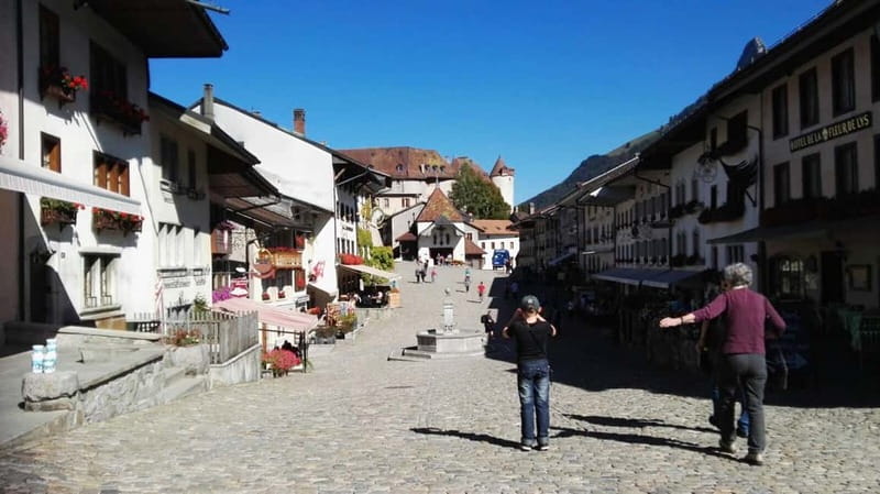 From Geneva: Gruyères Tour with Cheese & Chocolate Factories - Small logistics tips that make the day easier