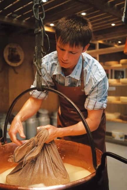 Geneva: Gruyères Tour with Chocolate, Cheese & Golden Train - Key points to know before you go