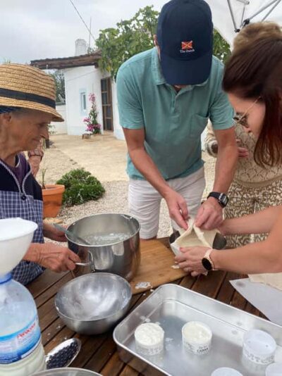 Goat Cheese Making Workshop with Tasting - Entering Quinta Rosa De Victoria: What the Meeting Point Tells You About the Experience