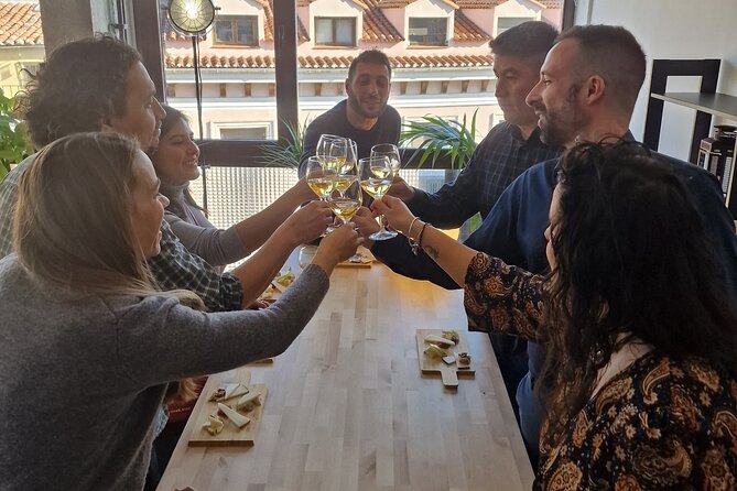 Gourmet Experience: Tasting of Spanish Cheese and Exclusive Wines - The side bites: nuts, fruit, and seasonal sweets