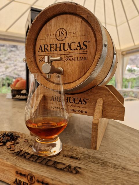 Gran Canaria: canarian rum & local cheese tasting tour - The rum tasting near the 200-year wine cellar