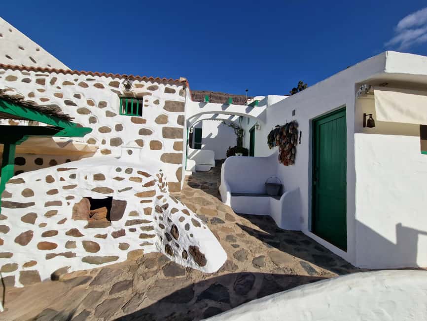 Gran Canaria: Tasting wine & local cheese in Mogan - Cheese tasting for about an hour: the Canarian flavor you came for