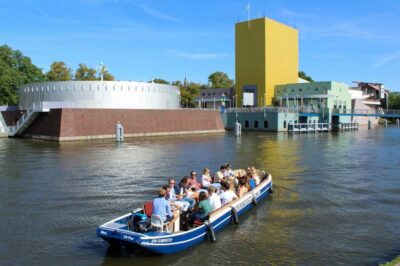 Groningen: Evening Cheese and Wine cruise - Getting to Boot Groningen and Settling In