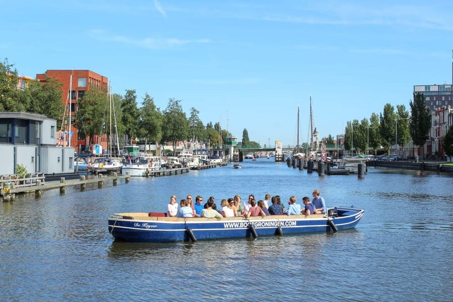 Groningen: Evening Cheese and Wine cruise - The Guide: Friendly, Focused, and Not Too Much