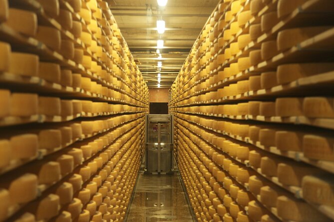 Gruyères, Cheese Factory & Maison Cailler Day Trip from Bern - Gruyères Old Town on cobblestones: time to actually wander