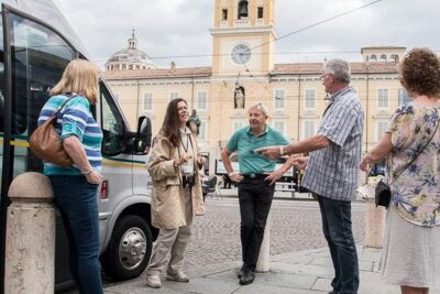 Guided group tour TastyBus: Parmesan Cheese and Parma Ham - Meeting at Caffetteria Toschi: start time and how the day flows