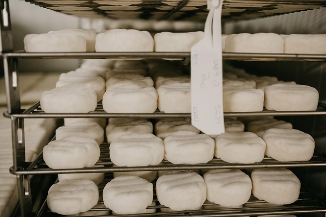 Guided Tour with Cheese & Wine Pairing - Getting there and timing: making the most of your 10:00 am slot