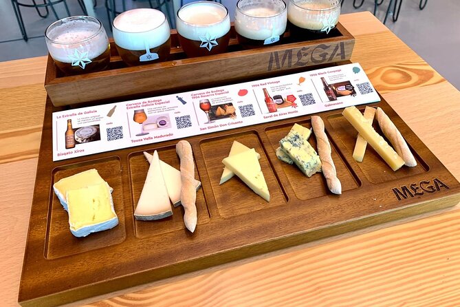 Guided Visit to the Estrella Galicia Museum with Cheese Pairing - Stop 1: the tasting room setup and the Pull and Perfect Service moment