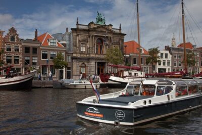 Haarlem Cheese and Wine Cruise - Start at Spaarne 11A: Meeting Point and the Onboard Vibe