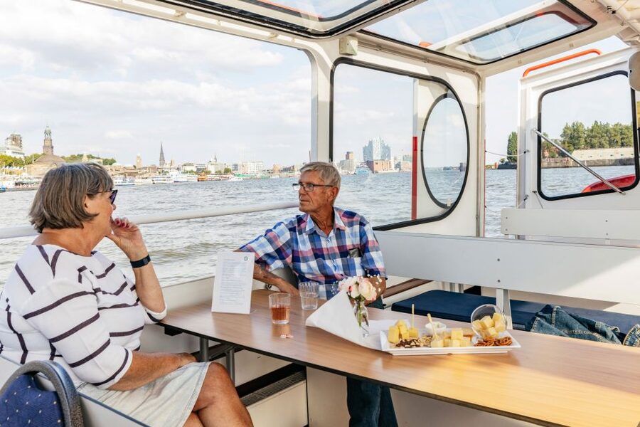 Hamburg: Harbor Cruise with Wine and Cheese - Why Hamburg’s harbor cruise works so well for your time