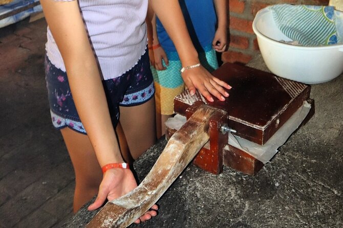Hands-on Mexican Farm Experience: from Cow to Cheese - Tortillas from scratch: the small skills that make a big difference
