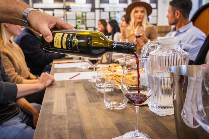 Hunter Valley Wines, 2-Course Lunch, Cheese & Chocolate Tour - Audrey Wilkinson Vineyard: a guided one-hour tasting you can actually follow