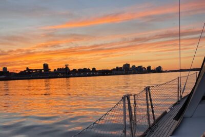 JFarwell Sunset Wine and Cheese Yacht Sailing - The 2.5-hour route: George’s Island to the Northwest Arm