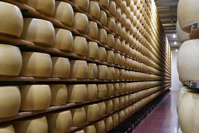 Journey through Italian Cheese - Who Guides You (and Why Certified Cheese Notes Help)