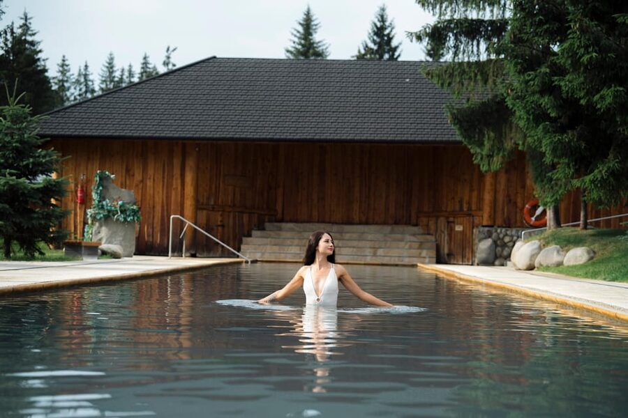 Krakow: Zakopane Cable Car, Vodka, Cheese & Hot Springs Tour - Oscypek and vodka tasting: the fun part that doesn’t feel forced