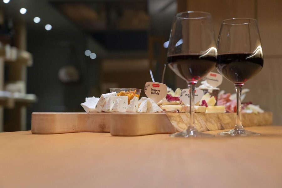 Lake Como: Cheese and Wine Tasting in Valsassina - Optional Upgrade: Charcuterie (and a Gourmet Hot Dish Option)