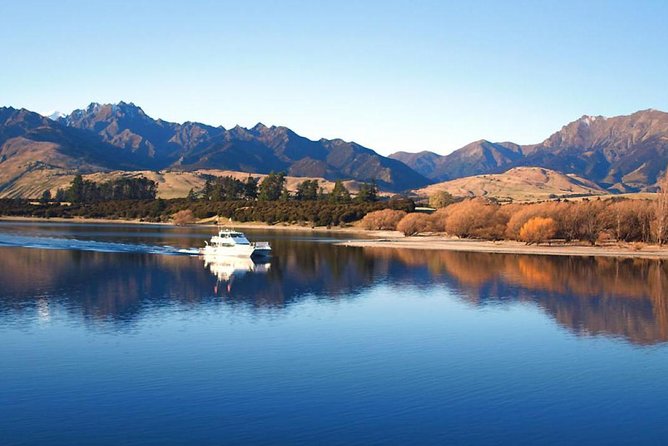 Lake Wanaka 1-Hour Cruise Including Wine and Cheese - Wine, Beer, and the Cheese & Crackers Setup