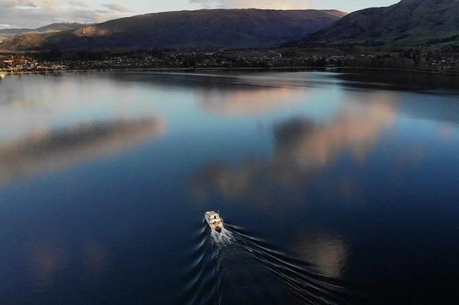 Lake Wanaka 1-Hour Cruise Including Wine and Cheese - The Wind Factor: What to Wear and How to Enjoy the Deck