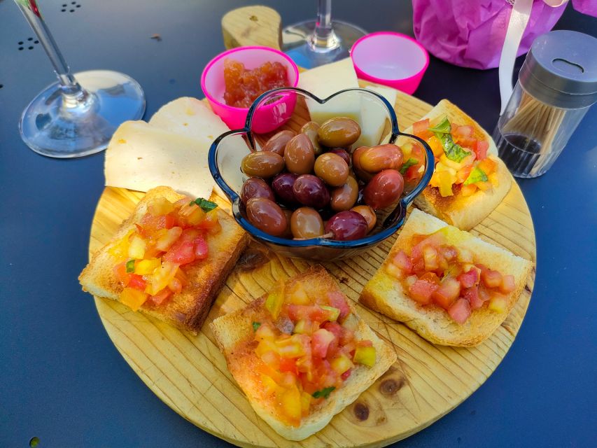 Lazise: Wine Tasting with Charcuterie and Cheese Board - Susy’s role: why the explanation part actually helps