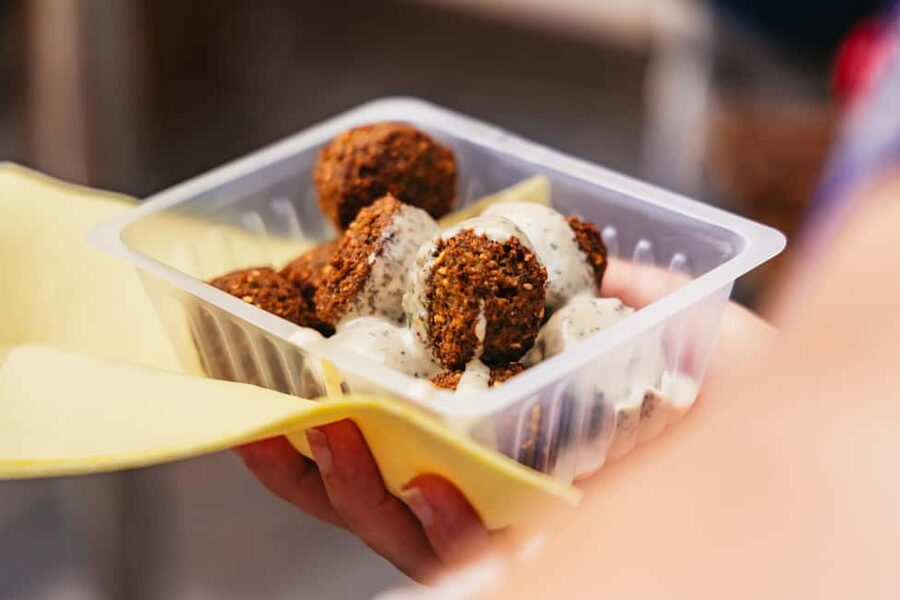 Le Marais Walking Food Tour with Cheese, Wine & Pastries - What to bring so the tasting doesn’t turn into misery