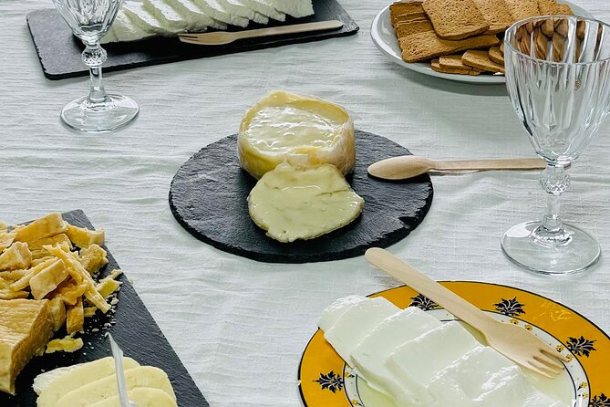 Lisbon Cheese Factory Visit, Wine Tasting and Tile Painting Tour - Key highlights at a glance