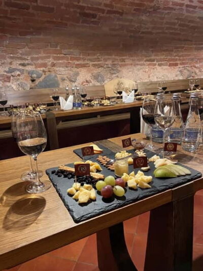 Lithuanian Cheese Tasting & Guided Old Town Tour - What You’re Really Buying: A Short, Focused Cheese Education