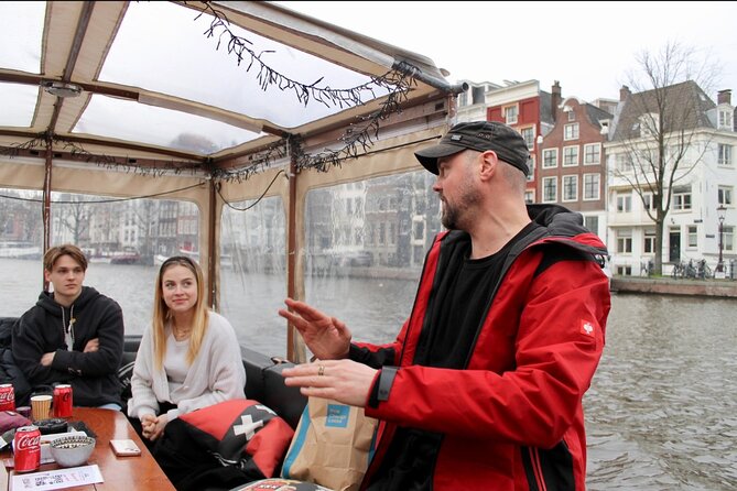 Luxury Amsterdam Canal Cruise – Unlimited Cocktails Included (1H) - The Most Romantic Bridge Stop: Your Picture Moment