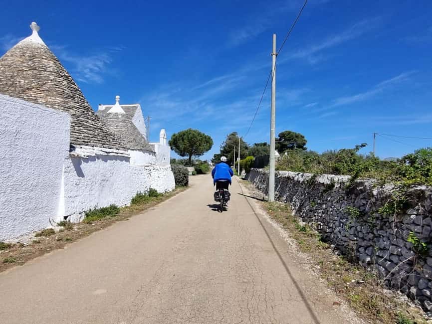 Martina Franca: E-bike farm tour & cheese tasting - Leaving town: vineyards, wheat, trulli, and quiet roads
