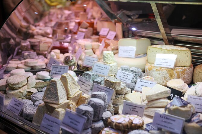 Montmartre Food Tour: The Most Complete Paris Food Experience - The sit-down meal: beef bourguignon plus starter and dessert