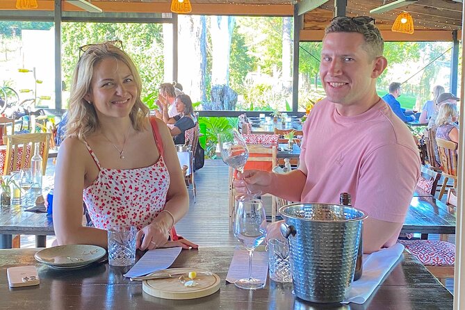 Noosa Hinterland Tour with Lunch, Wine & Cheese Tasting & more - Pomona’s lunch stretch: local produce + a proper meal break