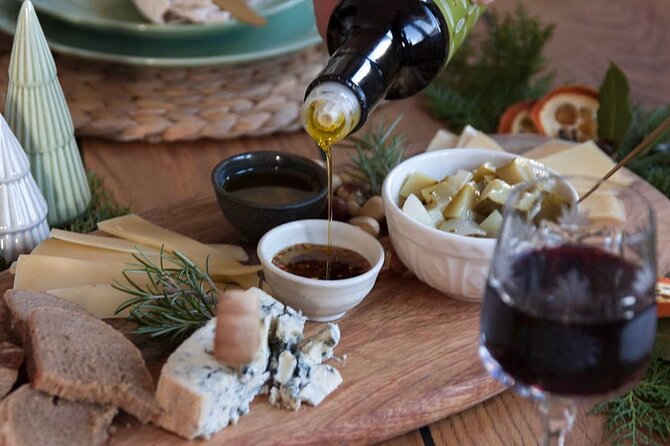 Olive Oil, Cheese, and Wine Tasting with Local Expert - Pairing Logic: Snacks and Cheese Make the Flavors Stick
