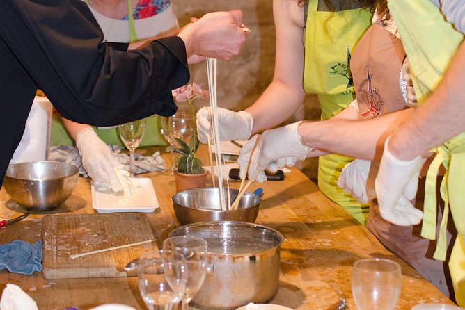 Paris Cheesemaking Workshop including Wine and Cheese Tasting with an Expert - What you actually make: cheese steps you can picture later