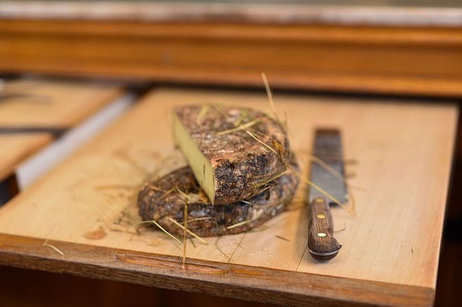 Paris Cheesemaking Workshop including Wine and Cheese Tasting with an Expert - The butter-making bonus that people keep talking about