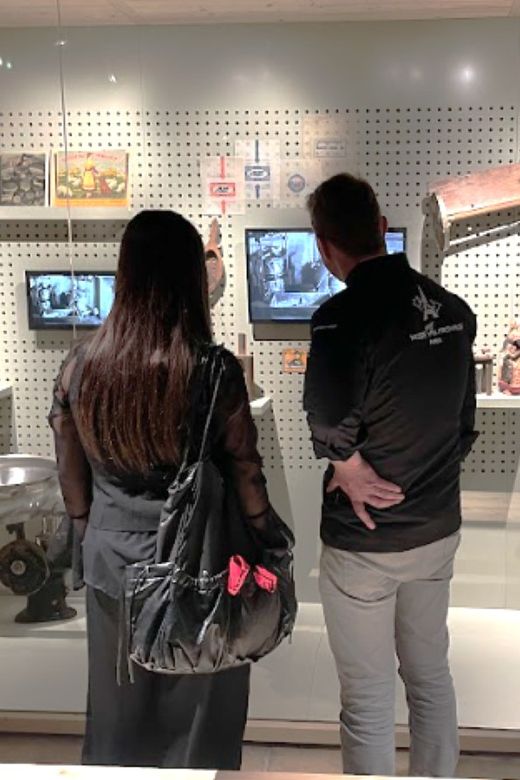 Paris: Living Cheese Museum Guided Tour with Cheese Tasting - Entering Musée Vivant du Fromage on Île Saint-Louis