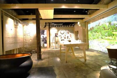 Paris: Living Cheese Museum Guided Tour with Cheese Tasting - Cheesemaking demo: what you see and why it changes your tasting