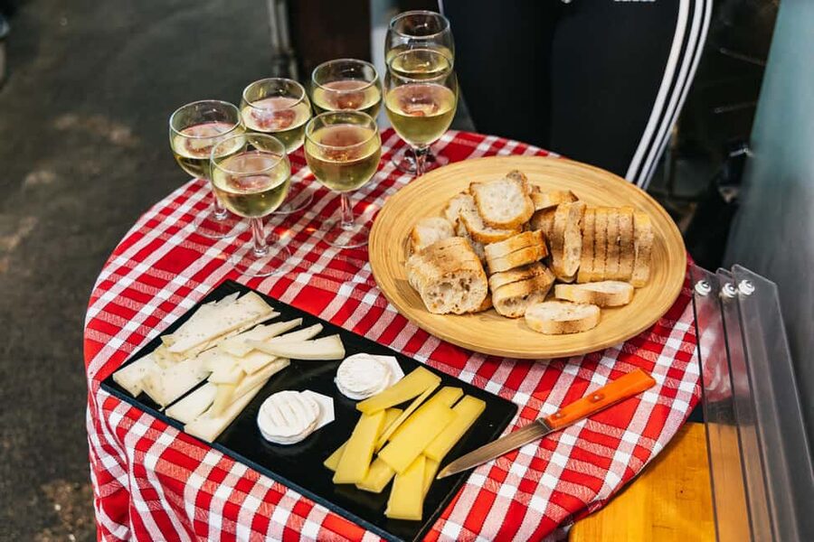 Paris: Walking Food Tour with Cheese, Wine and Delicacies - Cheese and wine tastings: how to order in your head