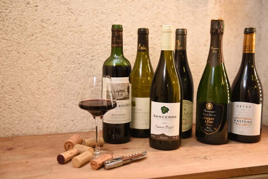 Paris: Wine and Cheese Pairing - Your 90-minute itinerary: what happens from first pour to last sip