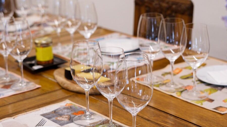 Porto: Cheese and Port Wine Tasting in a Unique Place - The secret spot inside the store (and why you’ll remember it)