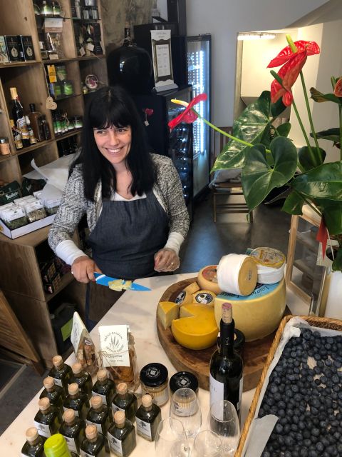 Porto: Cheese and Port Wine Tasting in a Unique Place - The local expert story: history of cheese and wine in Portugal