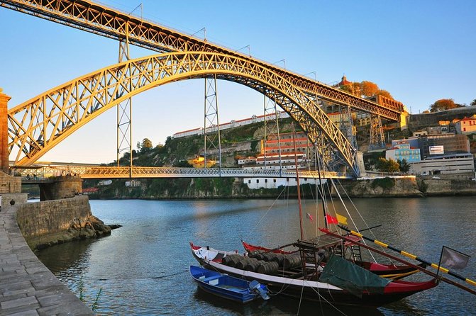 Porto: Wine and cheese tasting on a sailboat on the Douro River - Quick highlights