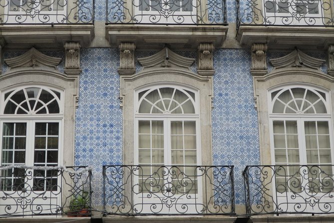 Private Porto Half Day Tour: Port Wine Cellars and Cheese Tasting - Entering Porto: How the 4-Hour Format Works