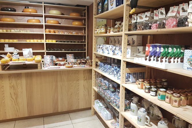 Private Tour of Simonehoeve Cheese Farm and Clog Factory - A one-hour private visit: cheese making meets wooden shoe craft