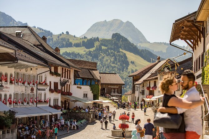 Private Tour to Gruyères, Chocolate & Cheese Factory from Geneva - Maison Cailler in Broc: chocolate tasting with a no-pressure pace
