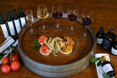 Private wine, Extra Virgin Olive Oils & Cheese Tasting - The 45-minute wine flight: Vernaccia, Chianti, Sangiovese, plus sweet Vinsanto