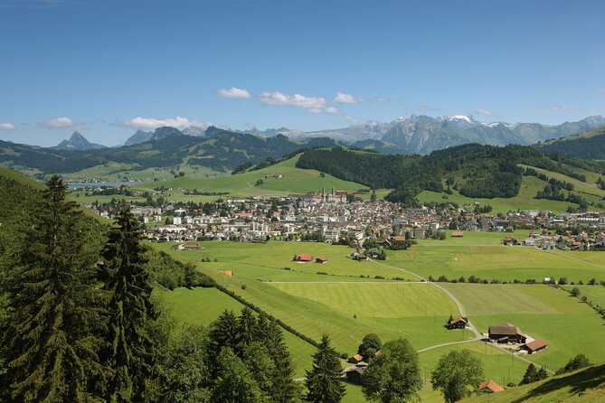 Rapperswil, Cheese, and Lindt Home of Chocolate from Zurich - Milchmanufaktur Einsiedeln: how cheese tasting fits the schedule