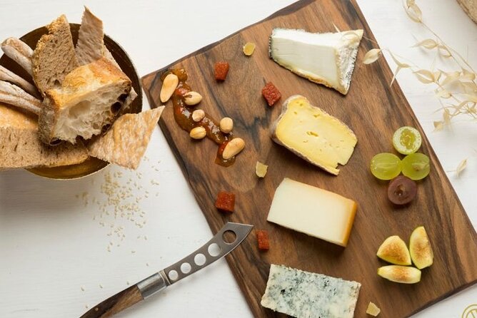 Santiago de Compostela: Cheese and Wine Tasting Experience - A Fast Taste of Galicia, Right Where You’re Walking
