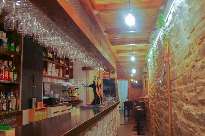 Santiago de Compostela: Cheese and Wine Tasting Experience - The Wine Part: Three Glasses That Teach You How to Choose