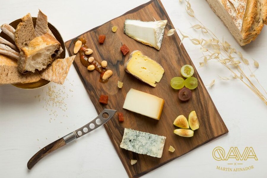 Santiago de Compostela: Cheese and Wine Tasting Experience - Should you book the Santiago cheese and wine tasting?
